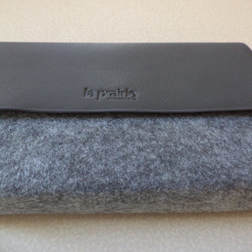 LA PRAIRIE CLUTCH  Felt Grey Marbled Exterior ~ Faux Leather Flap Closure   NEW